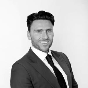 Mario Carrozzo joins Kizzi Nkwocha for The Naked Property Investor podcast